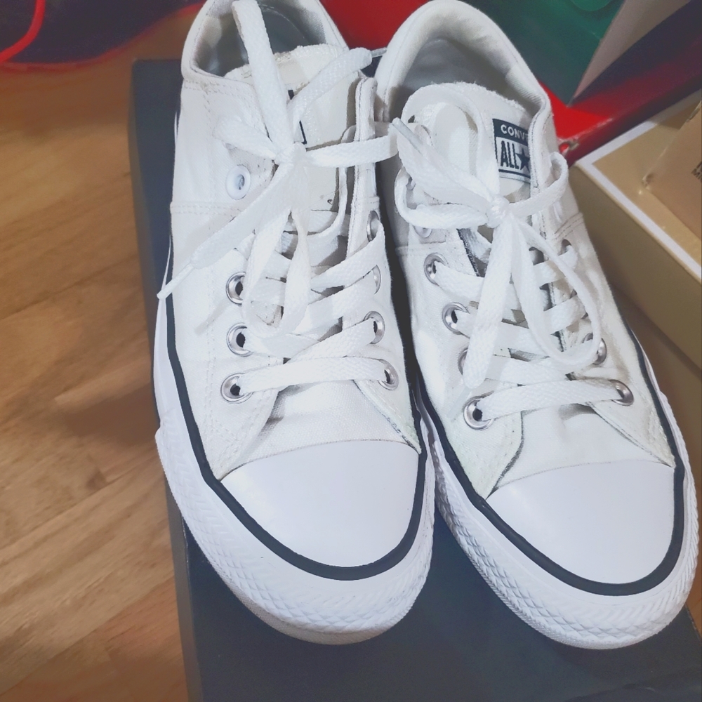 Womens shoes